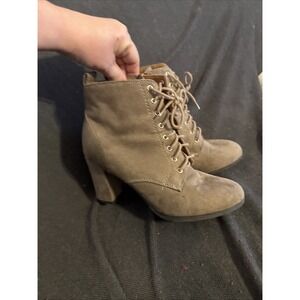 Women's Lace Up Block Heel Bootie Boots Taupe Size 7.5